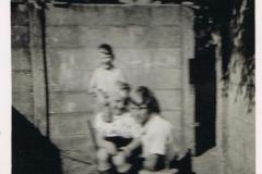 Dick-Henk-en-Gezinus-op-de-Wipkar-1947