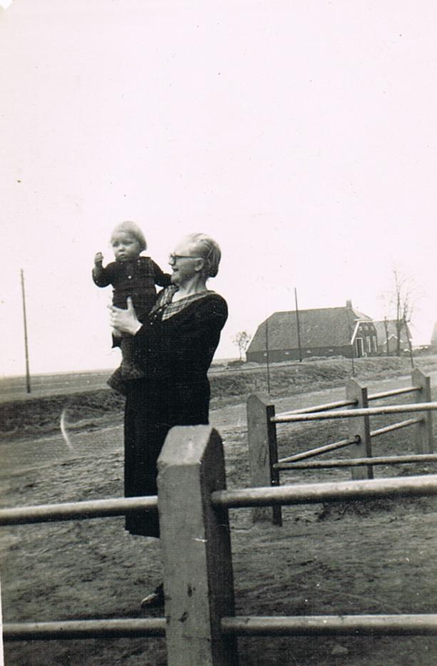 Tante-Dien-met-Henk-1941